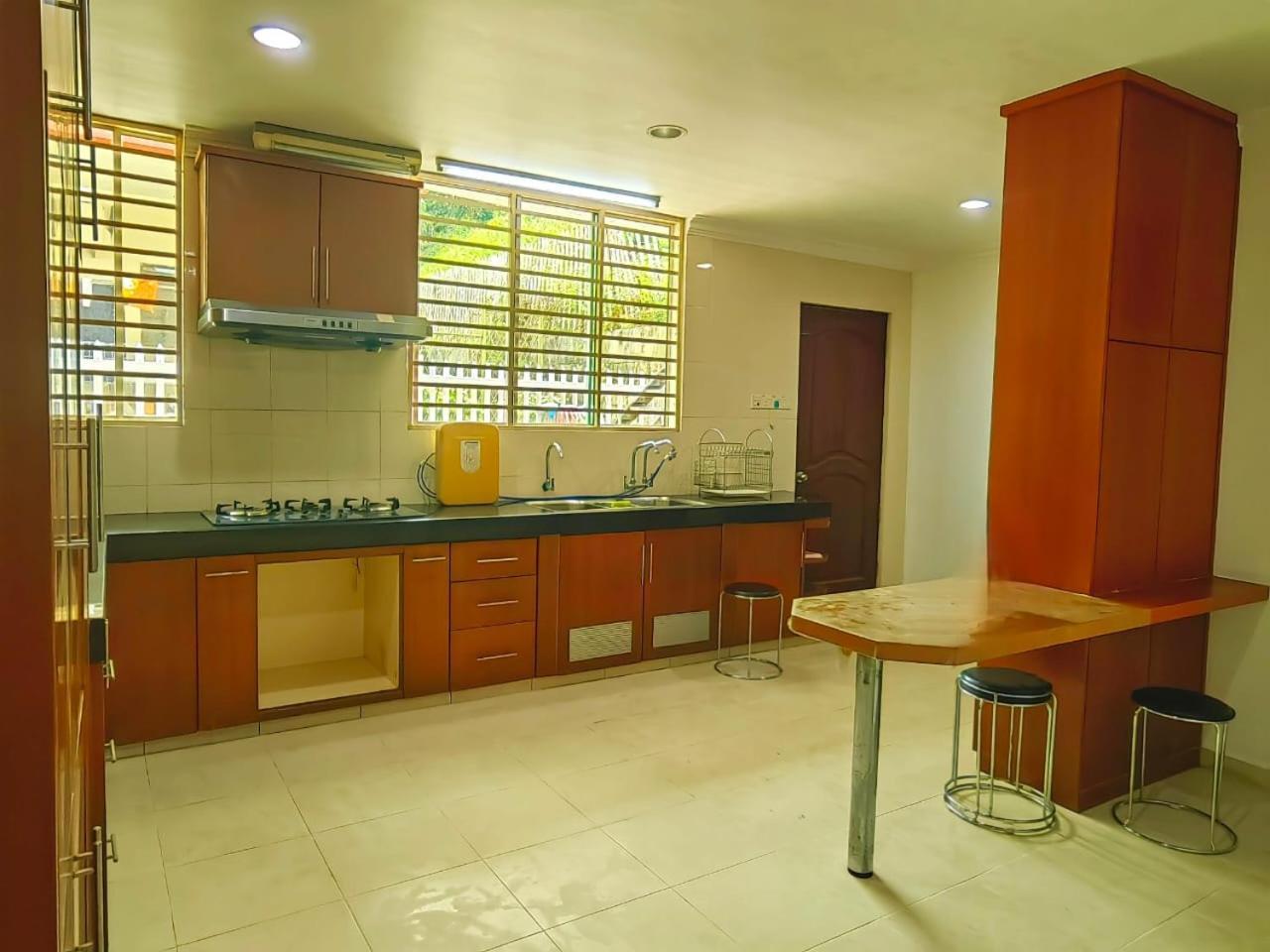Aaronl Homestay Кота-Кинабалу Экстерьер фото
